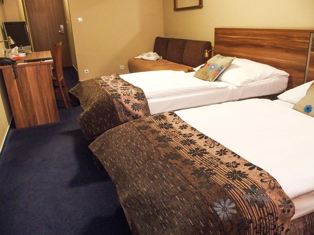 Hotel Victoria مارتون المظهر الخارجي الصورة
