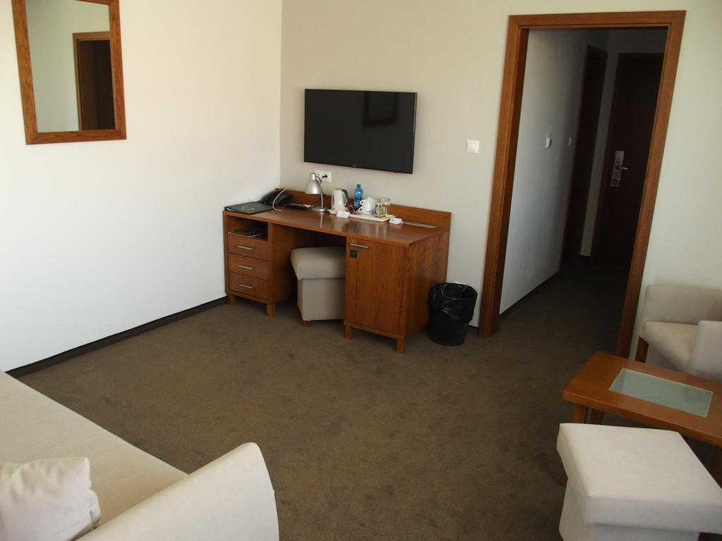 Hotel Victoria مارتون المظهر الخارجي الصورة