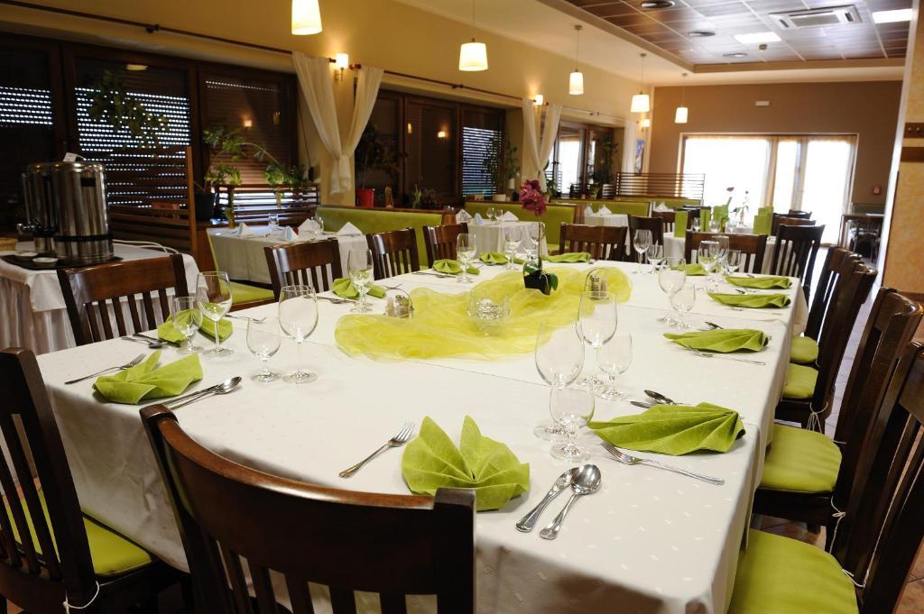 Hotel Victoria مارتون المظهر الخارجي الصورة