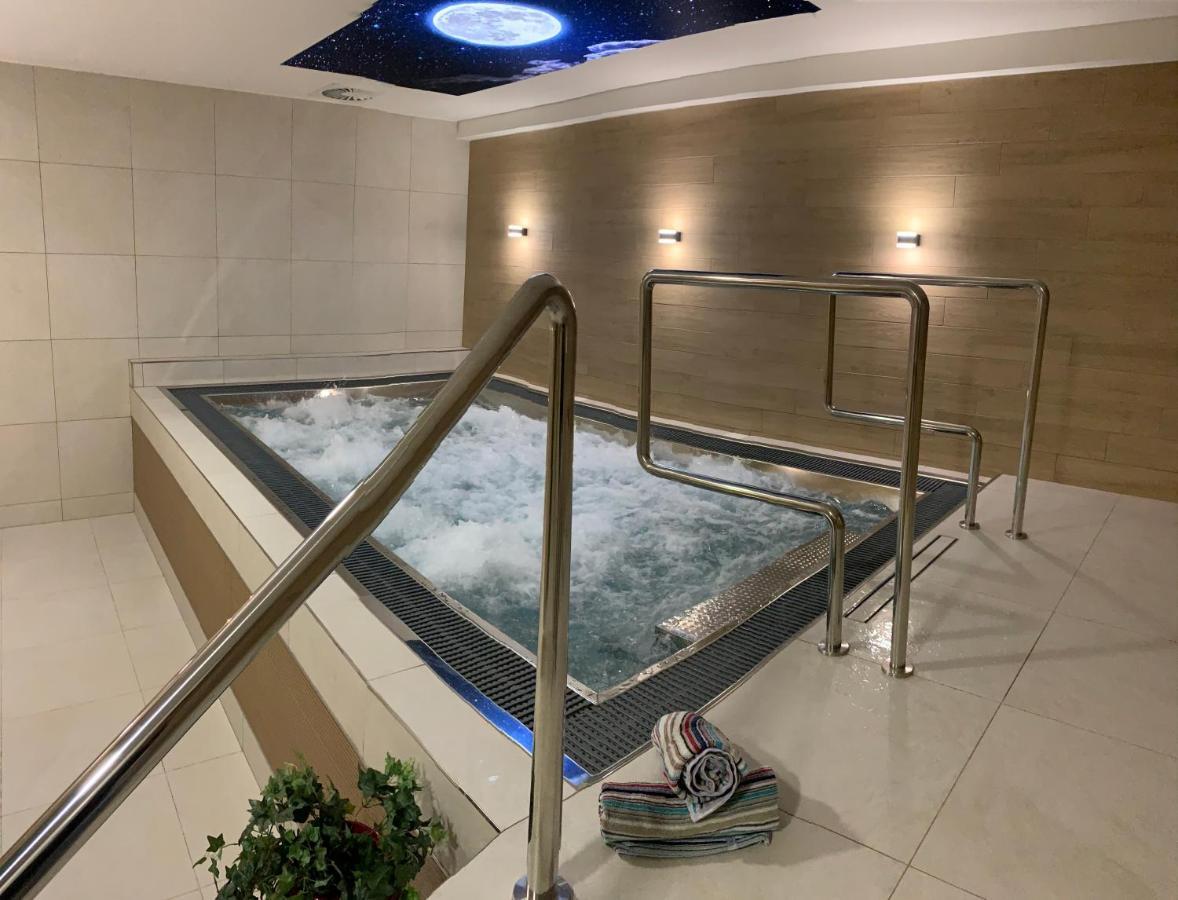 Hotel Victoria مارتون المظهر الخارجي الصورة